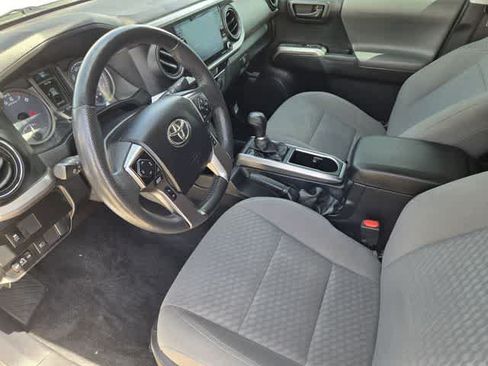 Used 2022 Toyota Tacoma SR5 RWD image 2
