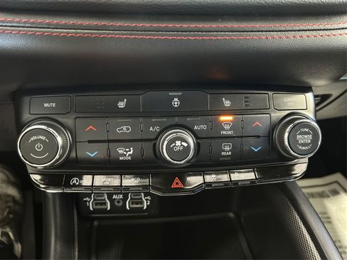 Used 2025 Dodge Durango GT AWD/4WD image 26