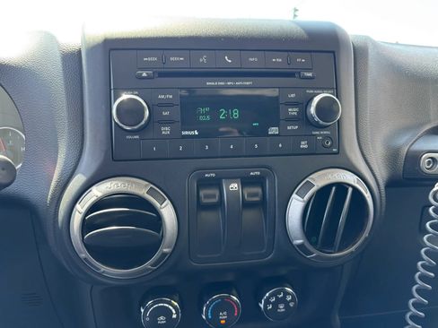 Used 2016 Jeep Wrangler Sport w/ Quick Order Package 24S AWD/4WD image 8