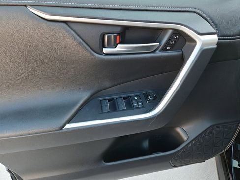 Used 2024 Toyota RAV4 Limited image 27