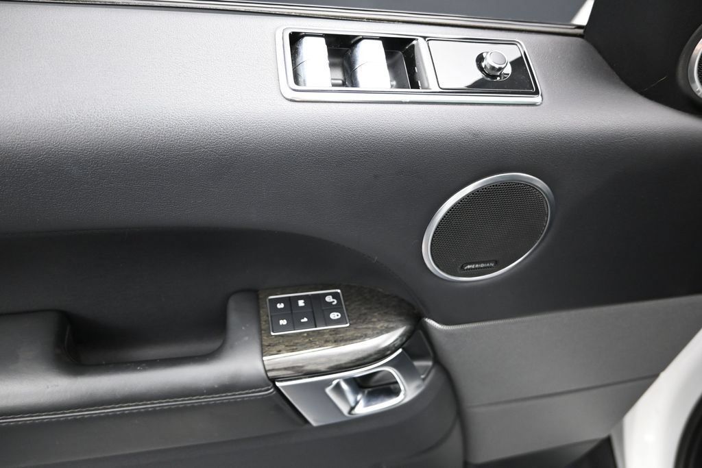 Used 2018 Land Rover Range Rover Sport HSE AWD/4WD image 18