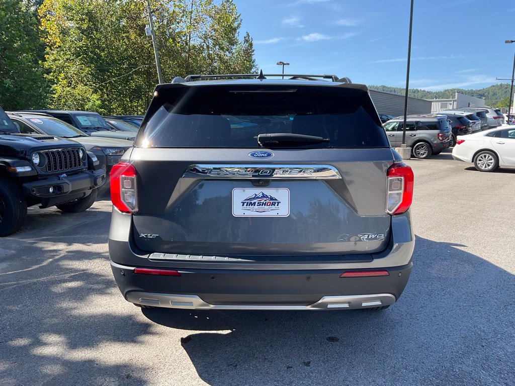Used 2023 Ford Explorer XLT w/ Equipment Group 202A AWD/4WD image 5