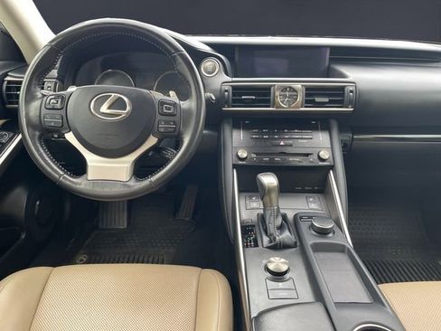 Used 2018 Lexus IS 300 AWD w/ Comfort Package image 10