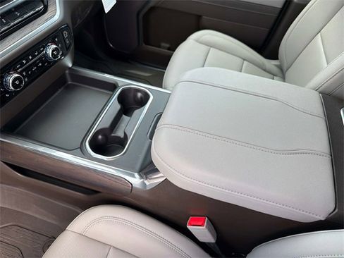 New 2026 GMC Sierra 2500 SLT w/ SLT Premium Package image 24