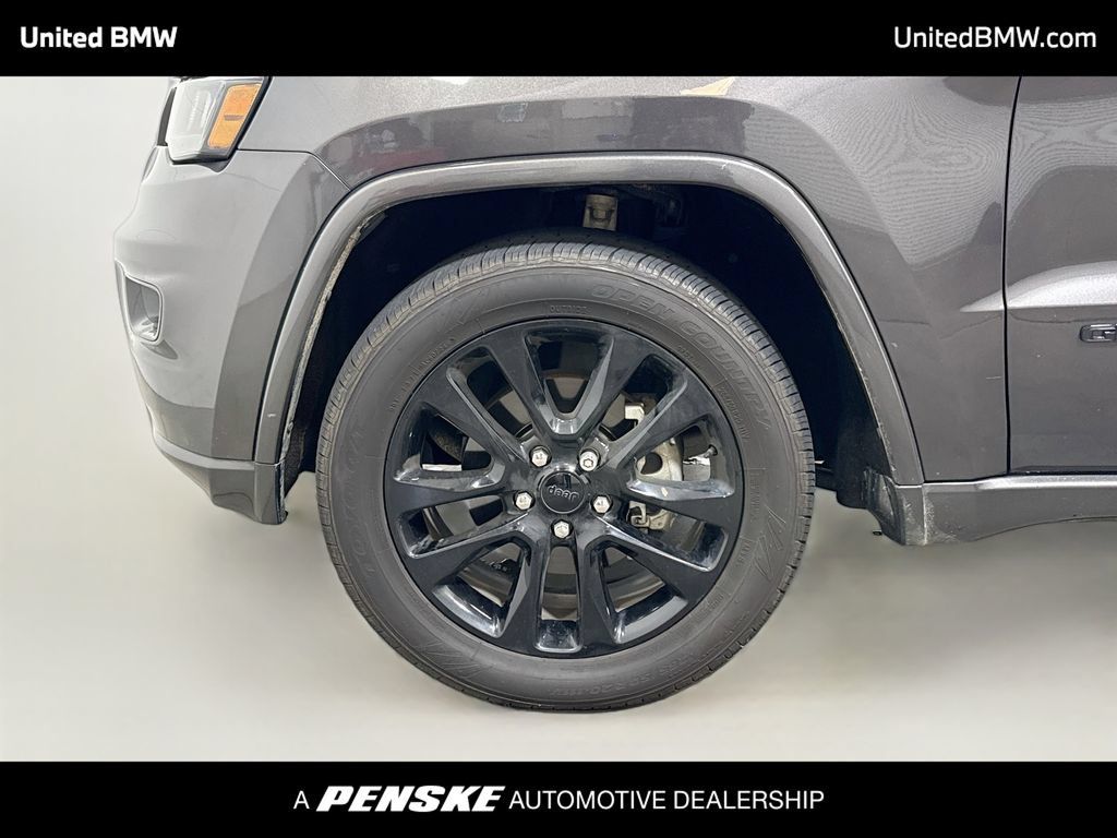 Used 2019 Jeep Grand Cherokee Altitude AWD/4WD image 2