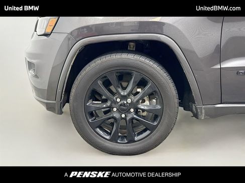 Used 2019 Jeep Grand Cherokee Altitude AWD/4WD image 2