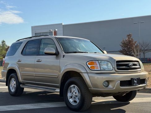 Used 2003 Toyota Sequoia SR5 image 3