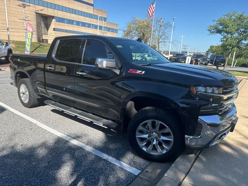 Used 2019 Chevrolet Silverado 1500 LTZ w/ LTZ Convenience Package AWD/4WD image 2