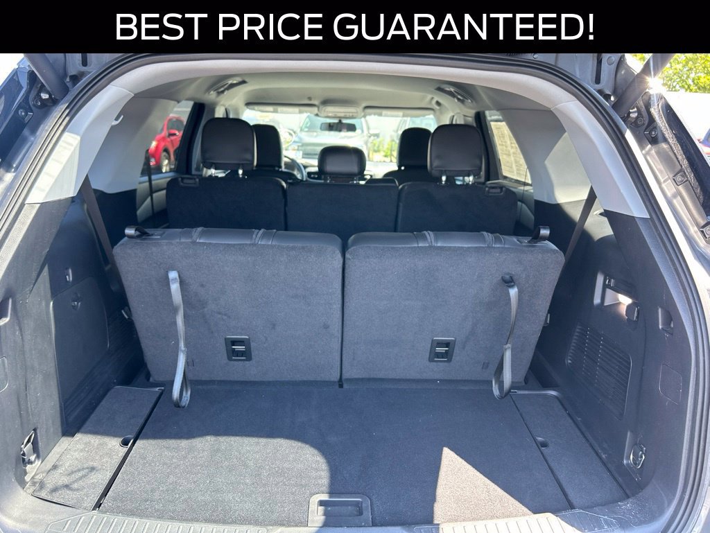 Certified 2022 Ford Explorer XLT w/ Equipment Group 202A AWD/4WD image 5