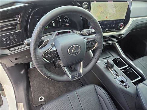 Used 2025 Lexus TX 500h AWD w/ Technology Package image 9