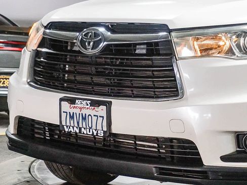 Used 2015 Toyota Highlander XLE FWD image 5
