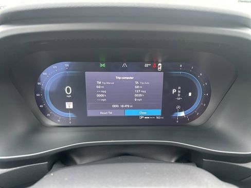 Certified 2025 Volvo XC40 B5 Core image 25