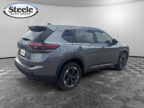 Used 2025 Nissan Rogue SV image 5