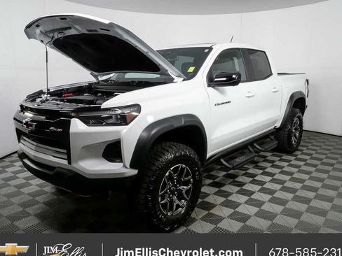 Used 2026 Chevrolet Colorado ZR2 w/ Technology Package AWD/4WD image 32