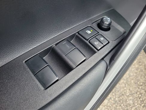 Used 2026 Toyota Corolla Cross L FWD image 11