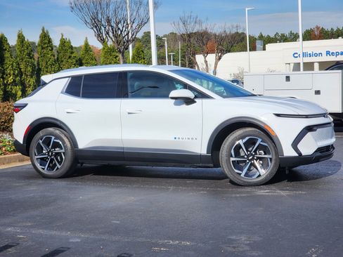 New 2026 Chevrolet Equinox EV LT image 3