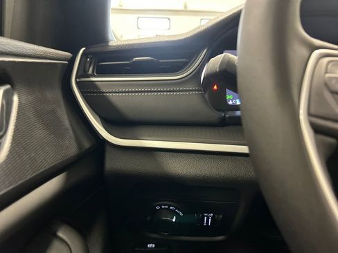 New 2026 Jeep Grand Cherokee L Laredo image 18