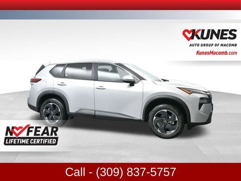 Used 2024 Nissan Rogue SV AWD/4WD image 2