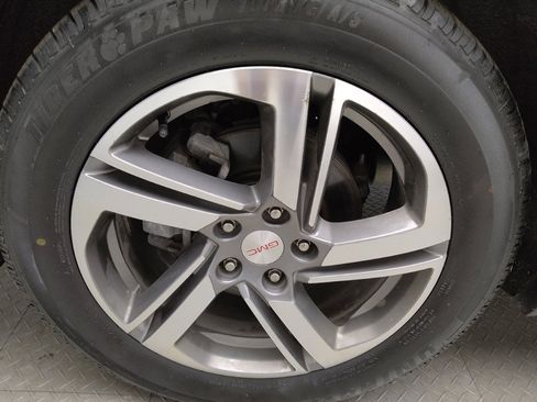 Used 2020 GMC Terrain SLT w/ LPO, Floor Liner Package AWD/4WD image 31
