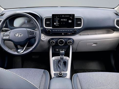 Used 2024 Hyundai Venue Limited FWD image 16