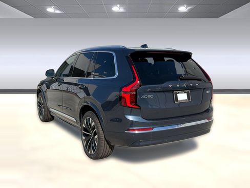 New 2026 Volvo XC90 B5 Plus AWD/4WD image 3