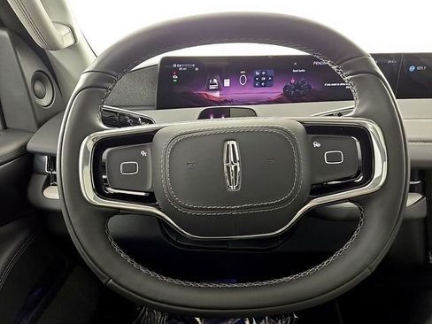 New 2025 Lincoln Navigator Reserve image 19