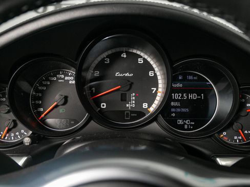 Used 2015 Porsche 911 Turbo image 35