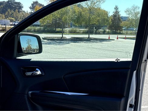 Used 2020 Dodge Journey SE w/ SE Popular Equipment Group image 19