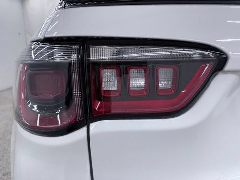 Used 2025 Jeep Compass Trailhawk AWD/4WD image 11