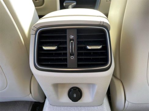 Used 2019 Genesis G70 3.3T Design image 15