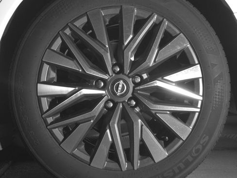 Used 2025 Nissan Altima 2.5 SV image 14