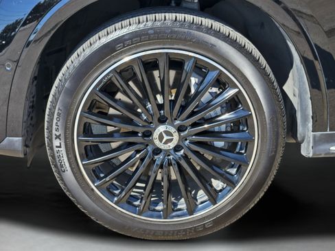 Used 2024 Mercedes-Benz GLC 300 4MATIC image 27