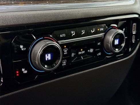 Used 2023 Chevrolet Silverado 1500 RST w/ Z71 Off-Road Package image 15