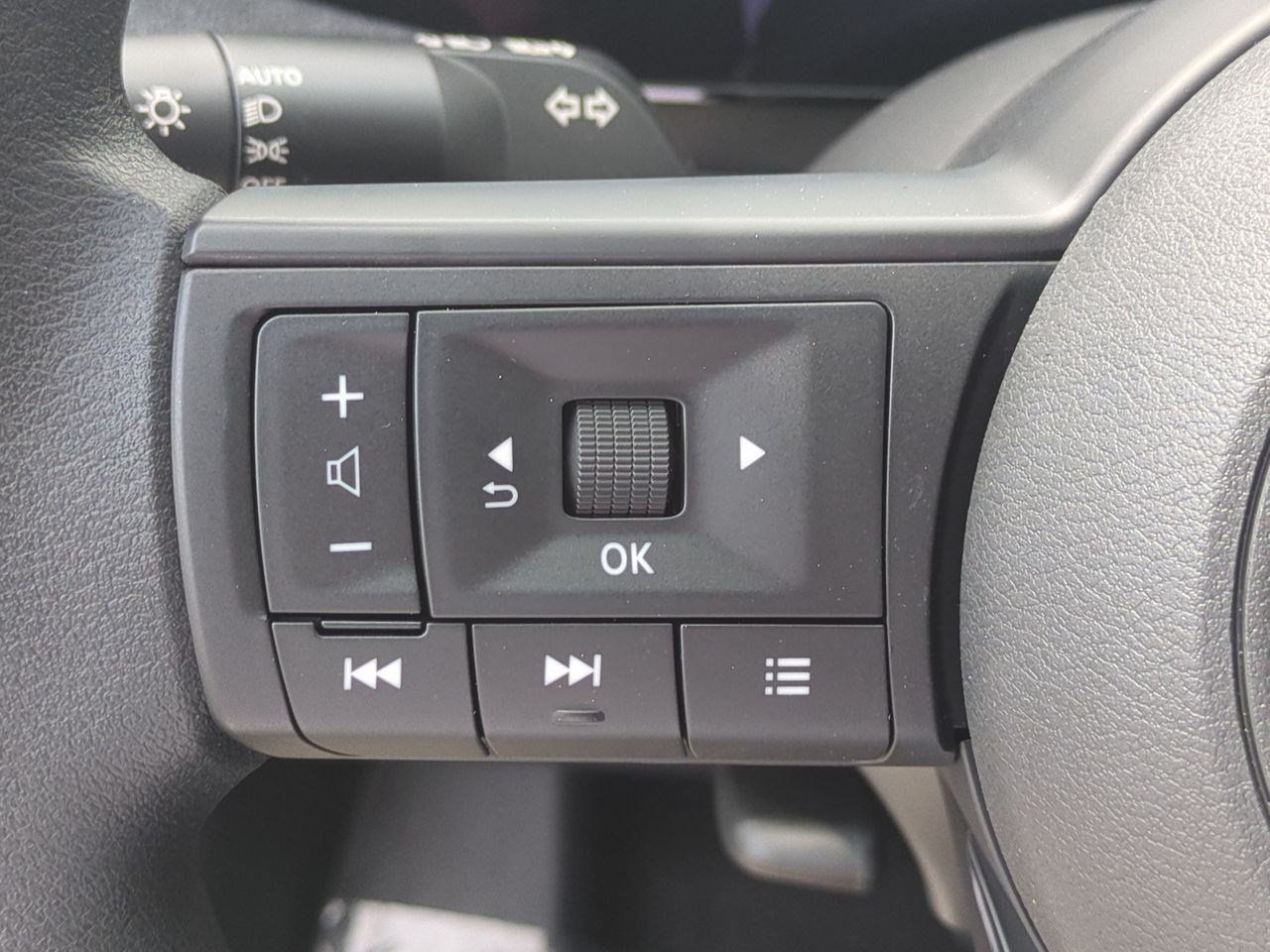 New 2026 Nissan Kicks SV w/ SV Premium Package FWD image 19