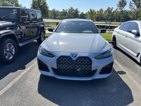 Used 2023 BMW 430i w/ M Sport Package RWD image 3