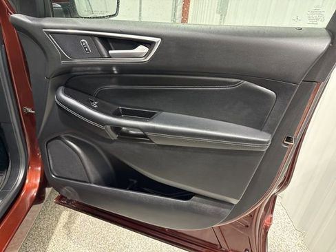 Used 2016 Ford Edge Titanium w/ Technology Package image 13