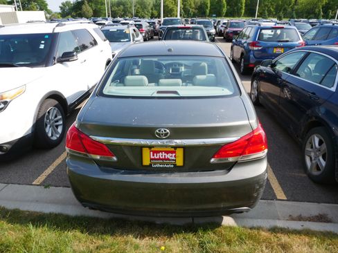 Used 2012 Toyota Avalon Limited FWD image 4