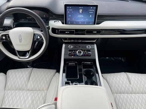 Certified 2023 Lincoln Aviator Black Label Grand Touring w/ Class IV Trailer Tow Package image 13