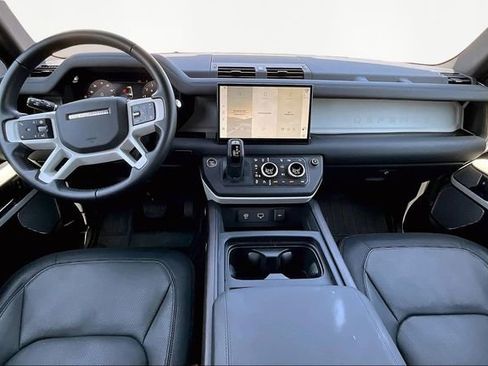 Used 2024 Land Rover Defender 130 X-Dynamic SE AWD/4WD image 15