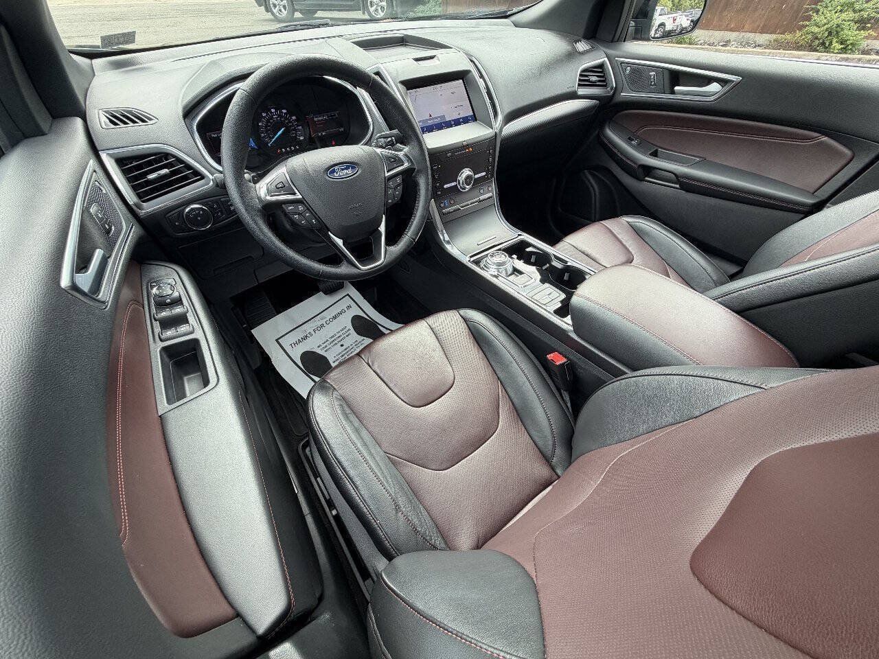 Used 2020 Ford Edge Titanium w/ Equipment Group 301A AWD/4WD image 17