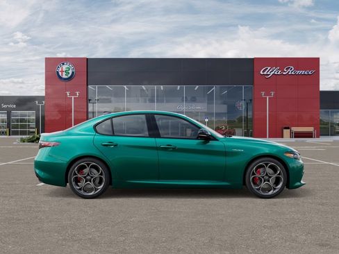 New 2025 Alfa Romeo Giulia w/ Veloce Package Rwd image 22