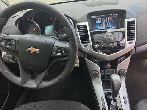 Used 2016 Chevrolet Cruze LT FWD image 25