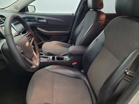 Used 2015 Chevrolet Malibu LT image 17