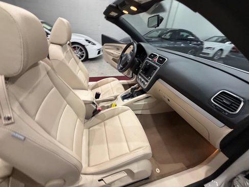 Used 2013 Volkswagen Eos Komfort FWD image 34
