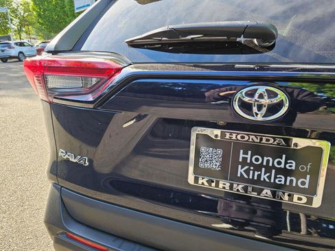 Used 2019 Toyota RAV4 XLE Premium w/ Advanced Technology Package AWD/4WD image 15