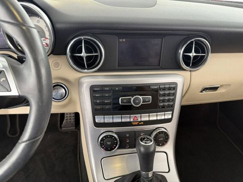 Used 2013 Mercedes-Benz SLK 250 image 13