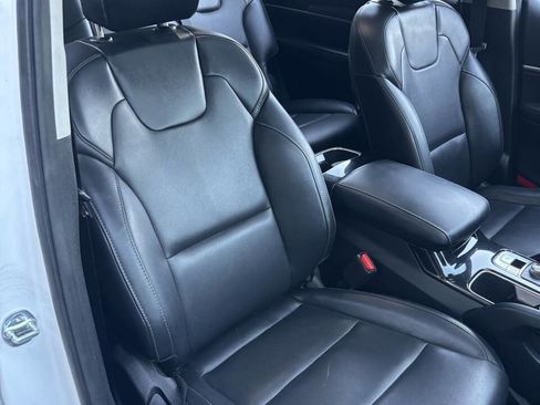 Used 2020 Kia Telluride S w/ S 8 Passenger Seating Package image 15