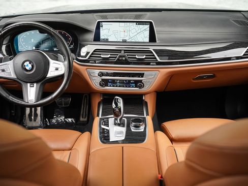 Used 2022 BMW 750i xDrive w/ Executive Package AWD/4WD image 21