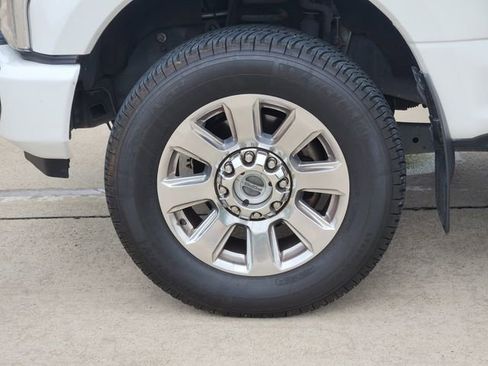 Used 2021 Ford F350 Platinum w/ FX4 Off-Road Package AWD/4WD image 10