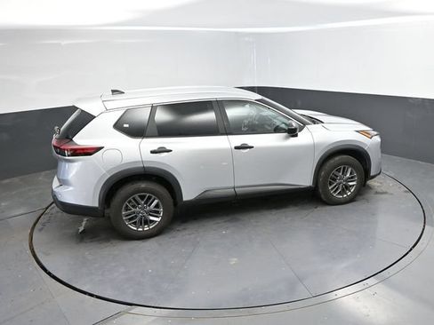 Used 2024 Nissan Rogue S AWD/4WD image 36